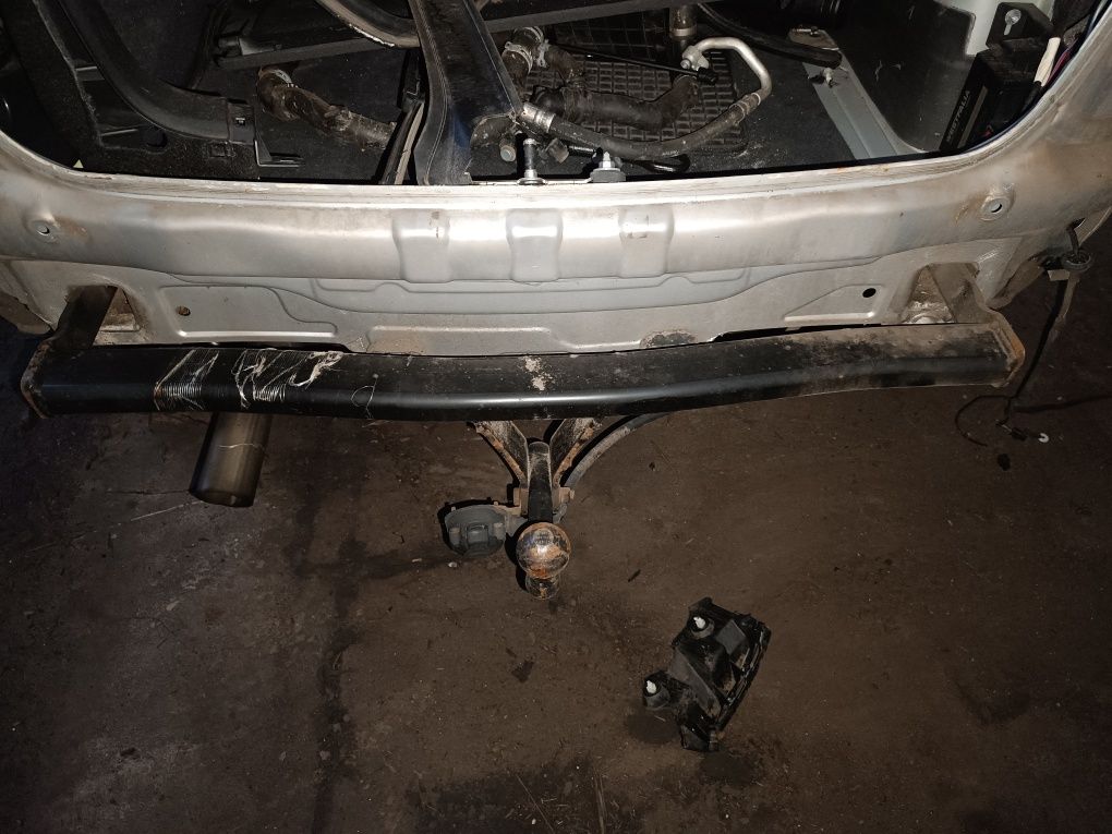 Hak holowniczy Audi A3 8P stały Westfalia z modułem