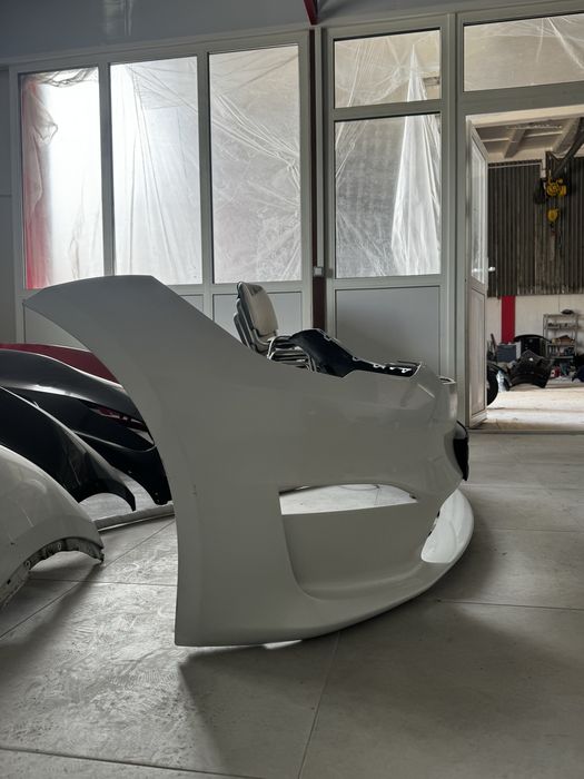 Бампер передній Tesla S Plaid