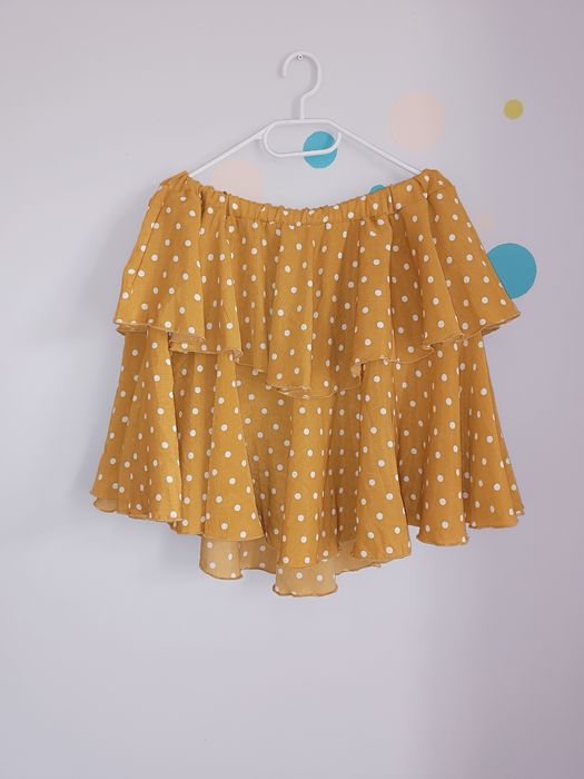 Tiulowa spódniczka w groszki musztardowa 42