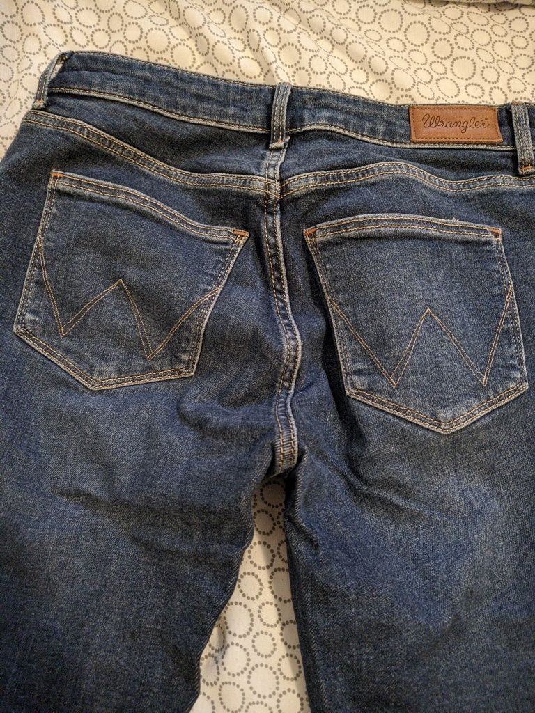 Piękne mało używane Wrangler Skinny po żonie 26/32