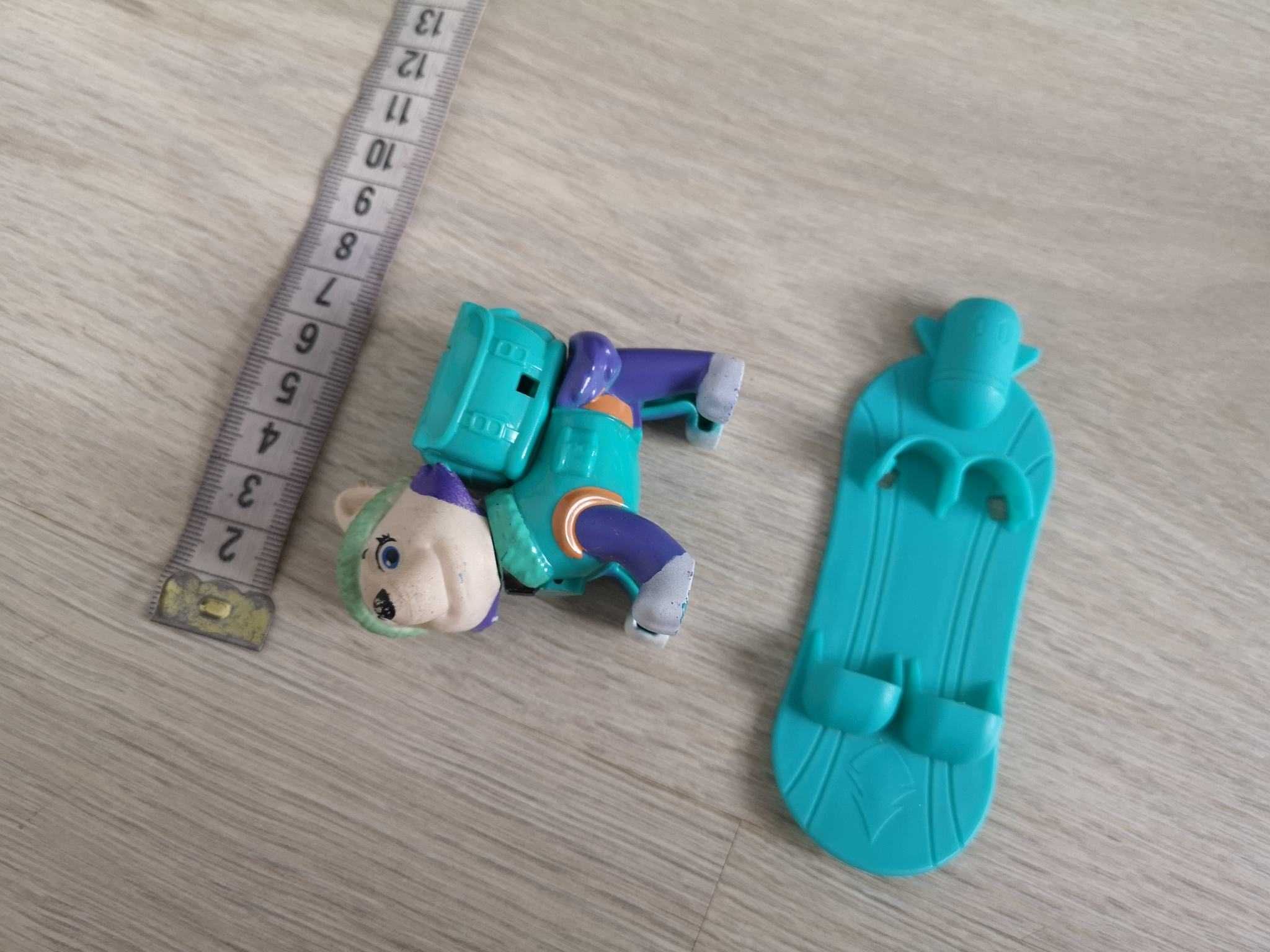 PSI patrol pieski na deskach zestaw figurek mini baza ruchome elementy