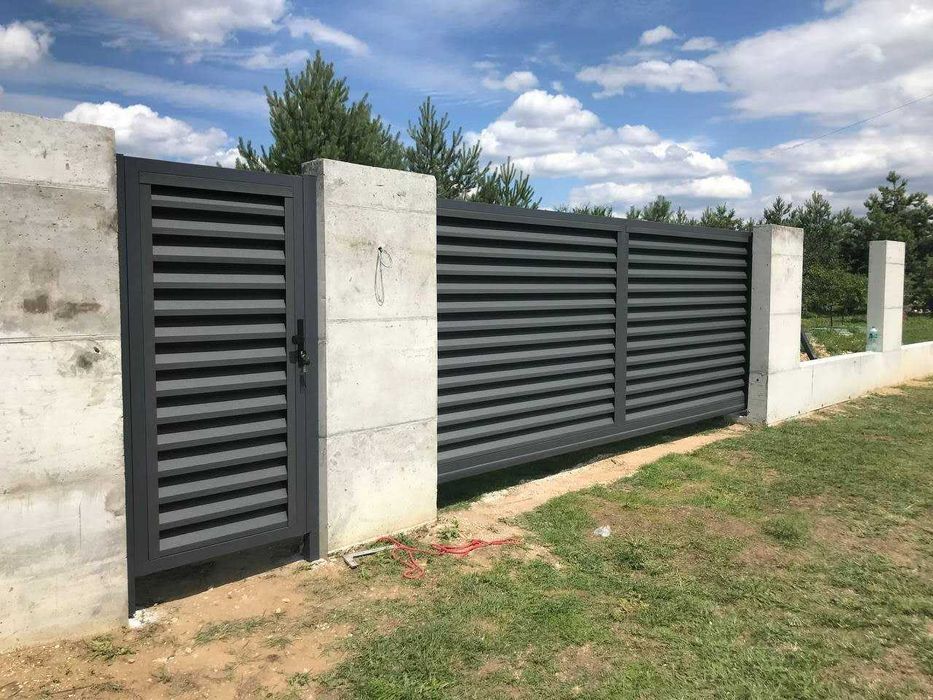 ВІДКАТНІ ВОРОТА з металу — швидкий монтаж, вигідна ціна