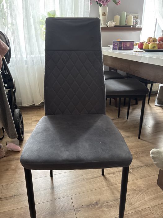 Stół rozkładany i 6 krzeseł