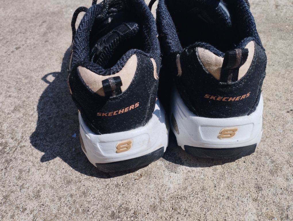 Skechers como novas