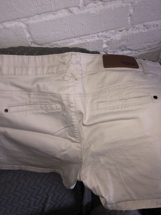 Szorty z niskim stanem