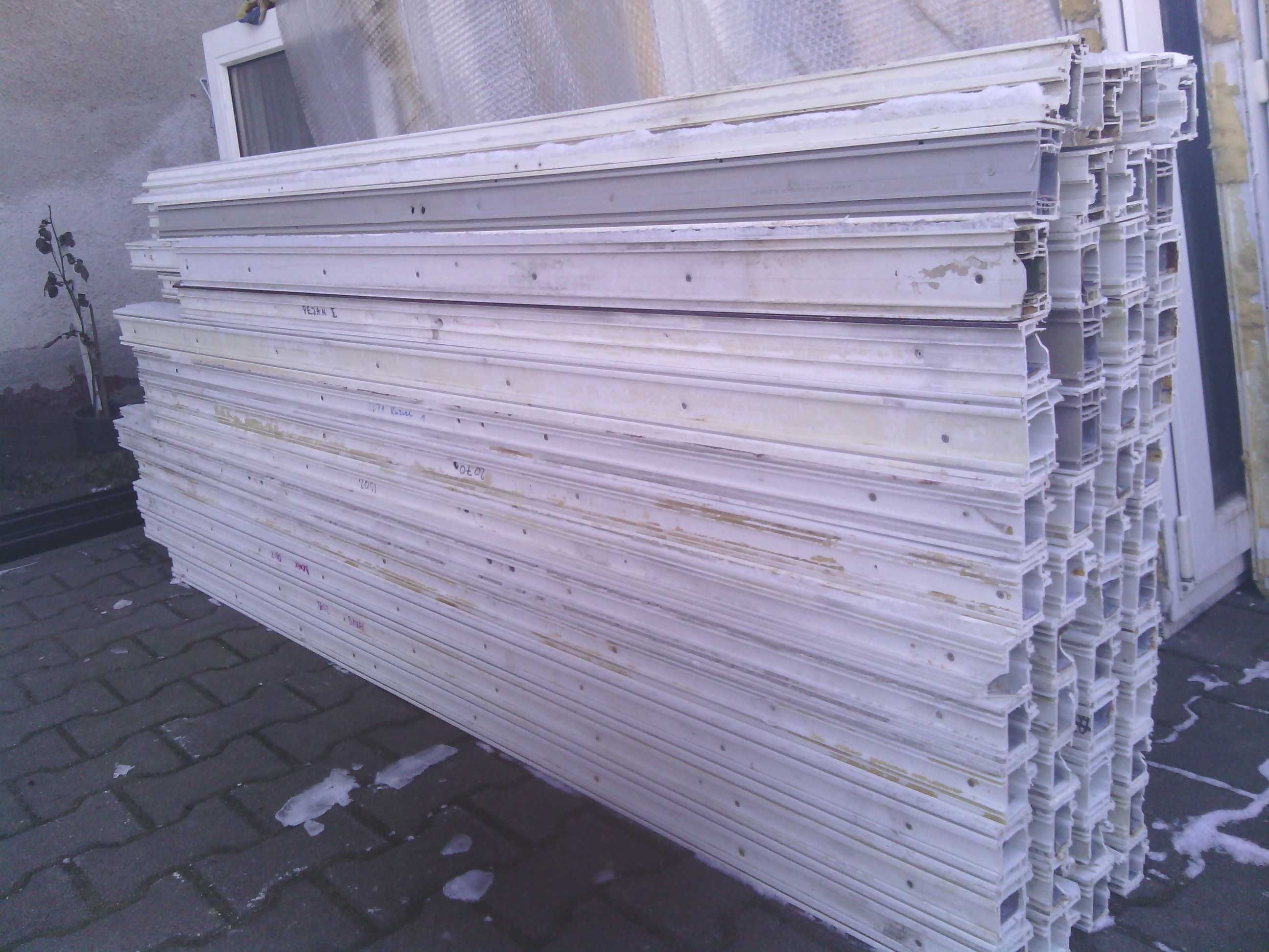 Słupki ogrodzeniowe plastikowe z profilem stalowym w środku 160-240cm