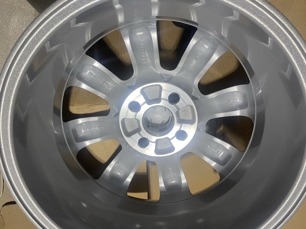 Felga aluminiowa Toyota OE YARIS II 5.5" x 15" 4x100 ET 45