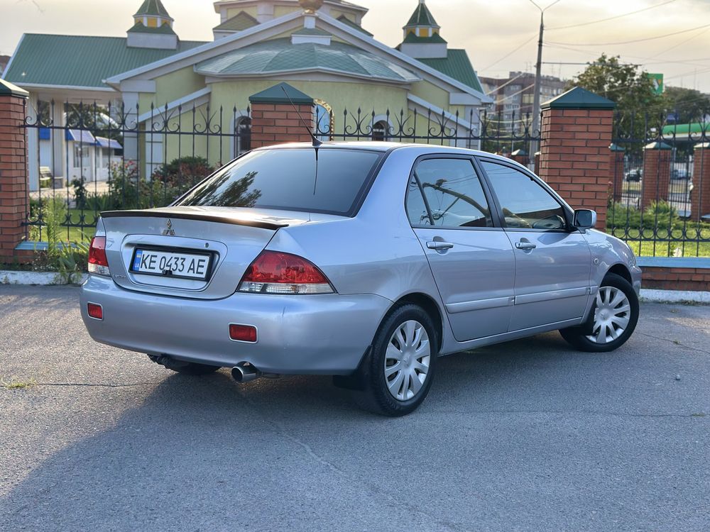 Mitsubishi lancer в отличном состоянии