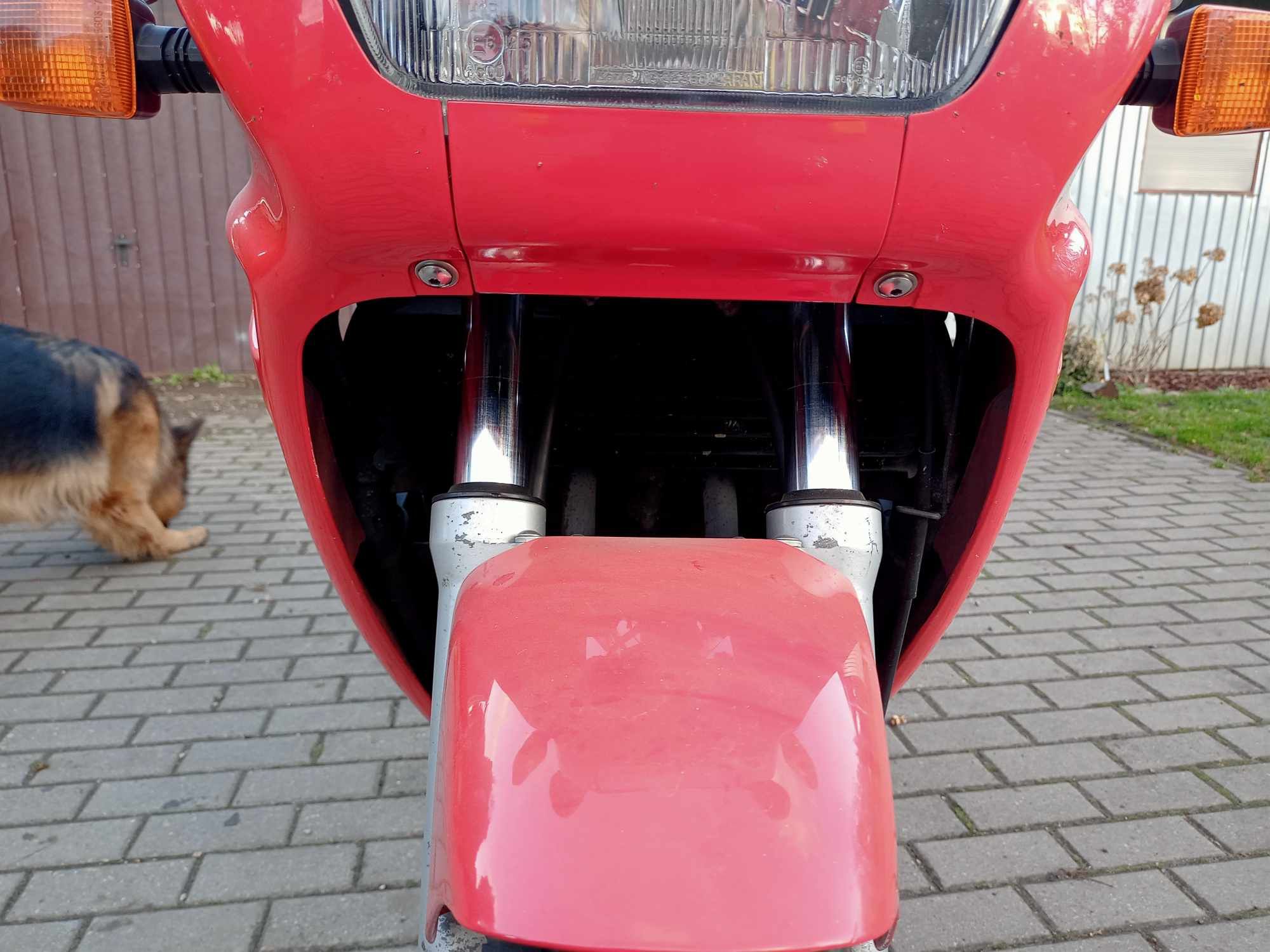 Suzuki    GSX 600!