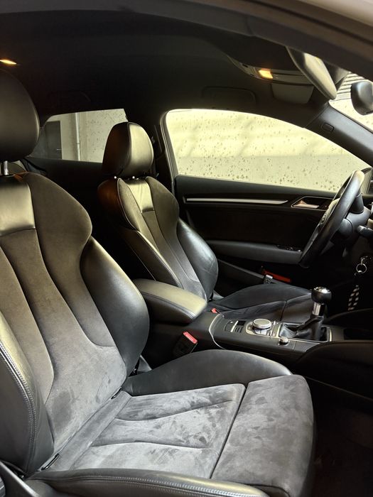Audi A3 alcantara