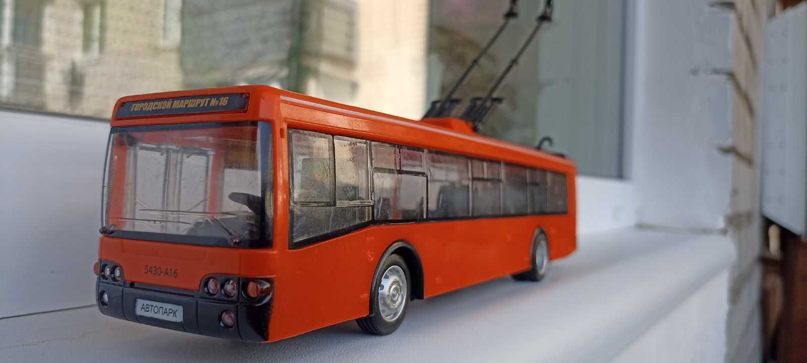 Тролейбус БКМ-321, автоінформатор, світло фар, звук двигуна, двері