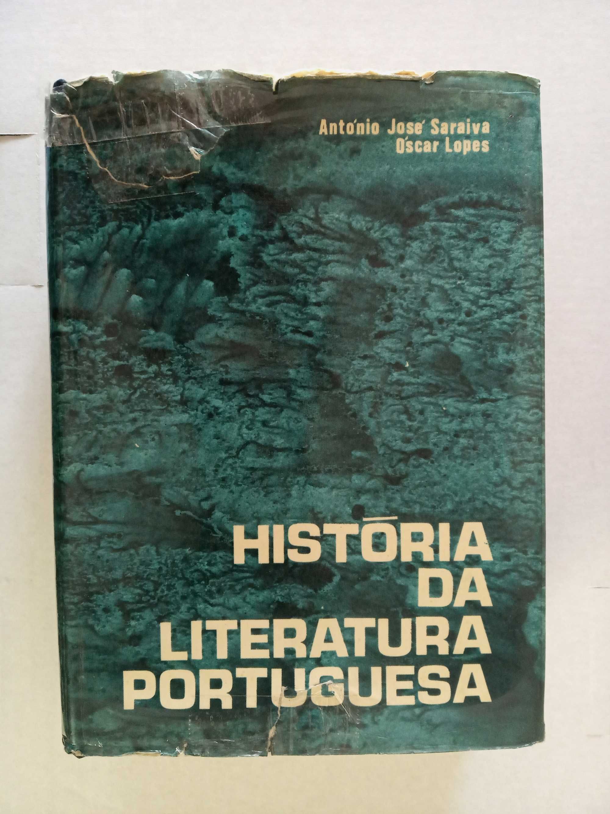 Conjunto de livros históricos e romances