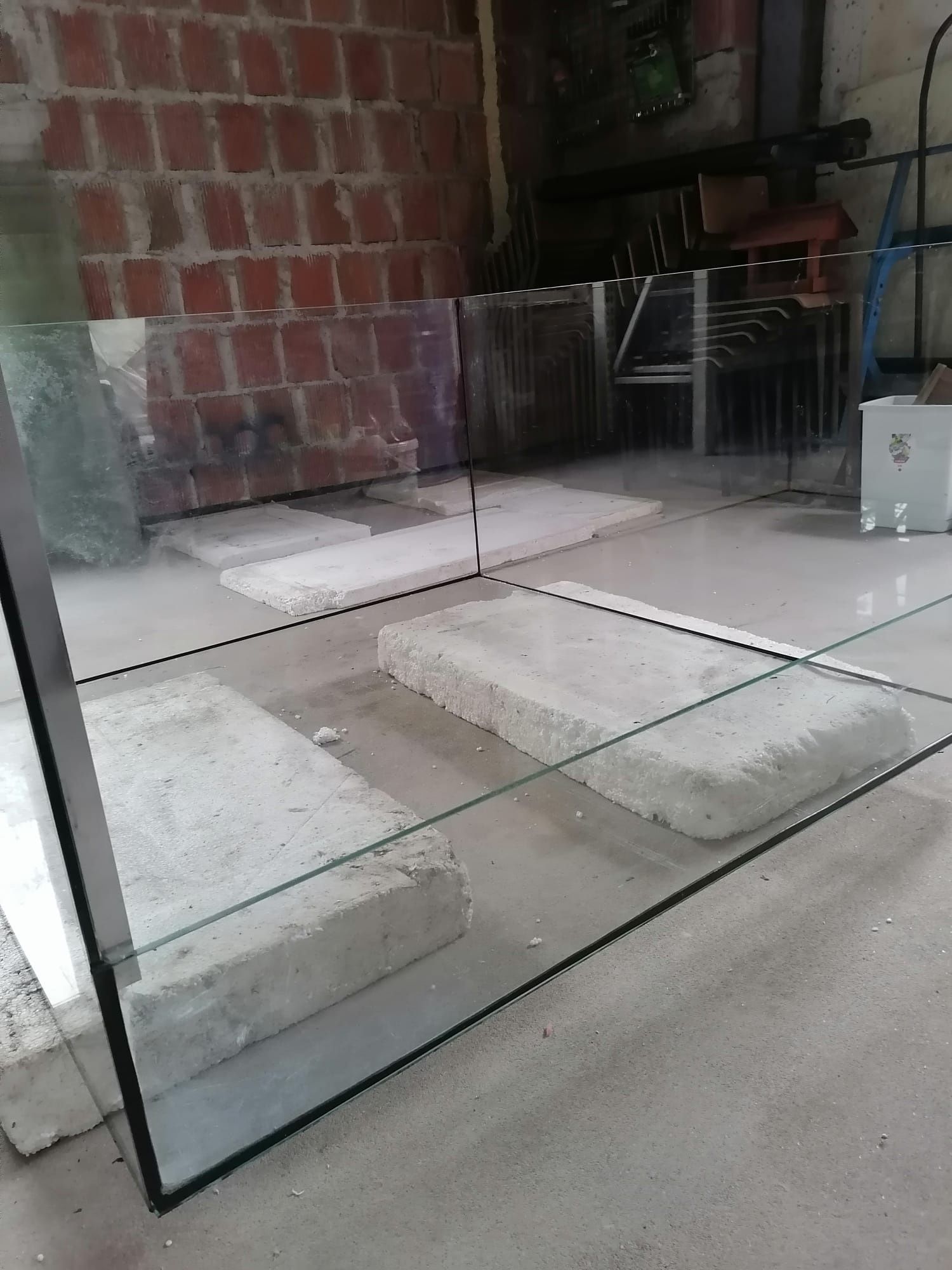 Akwaterrarium, akwarium