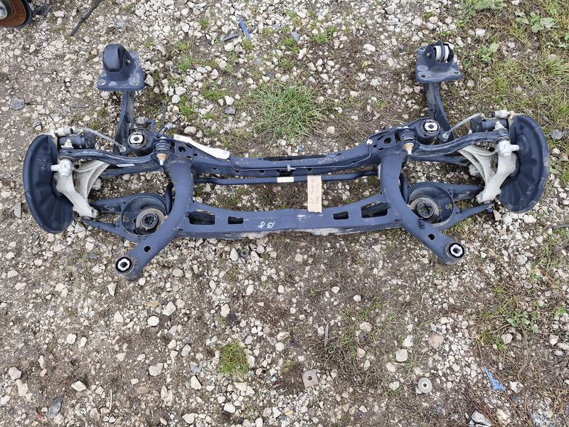 VOLKSWAGEN PASSAT B8 KOMBI 2.0 TDI BELKA ZAWIESZENIA TYŁ OŚ TYLNA