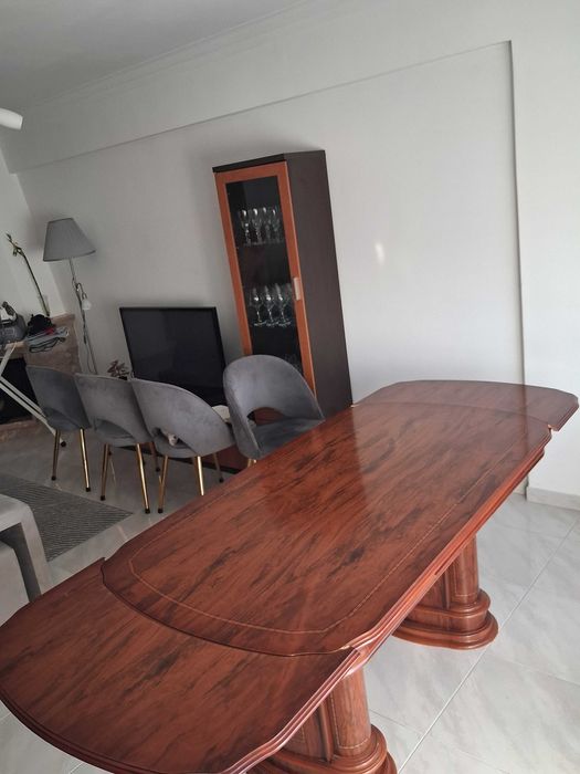 Mesa de sala com movel de sala fechada 1.60 aberta 2.30