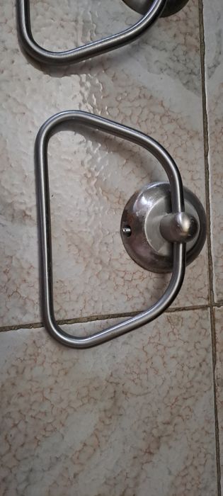 Conjunto de 4 toalheiros e 1 suporte Papel WC