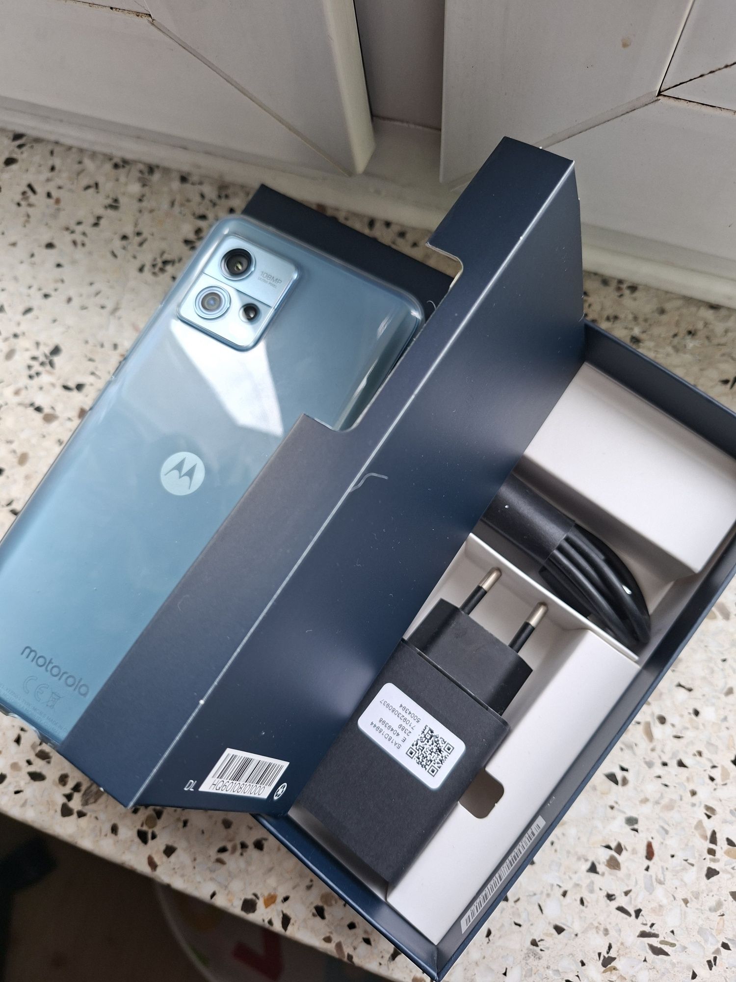 Jak Nowy 100% oryginalny sprawny smartfon Motorola Moto G72 z Polski