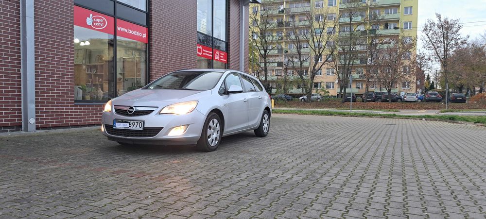 Opel Astra J 2011 rok 1.7 CDTI Nawigacja 6 biegów