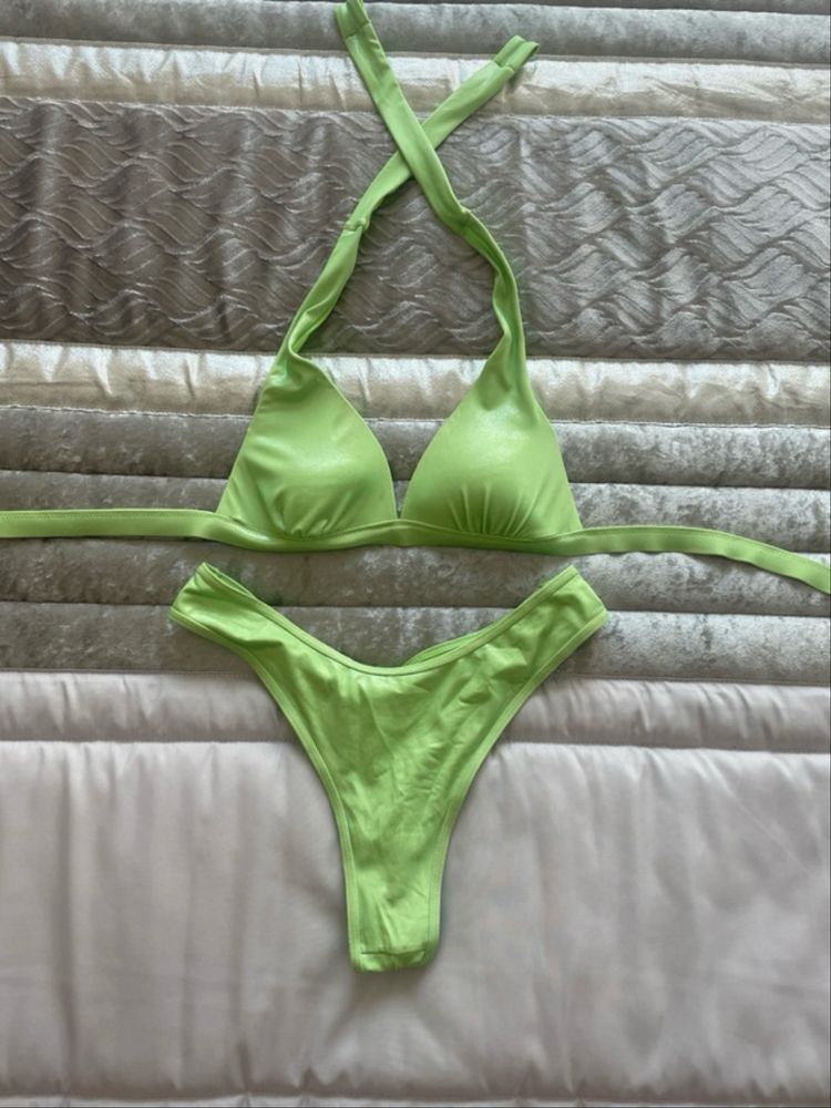 Bikini verde brilhante