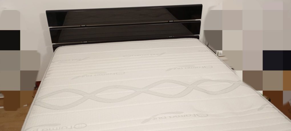 Cama de casal com colchão