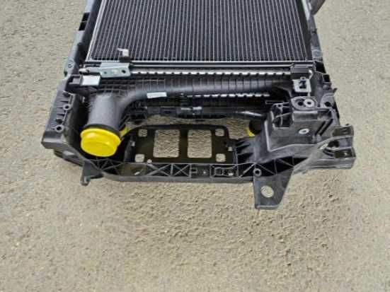 Комплект радіаторів Вентилятори передній ремінь Audi Q7 4M  Ауді