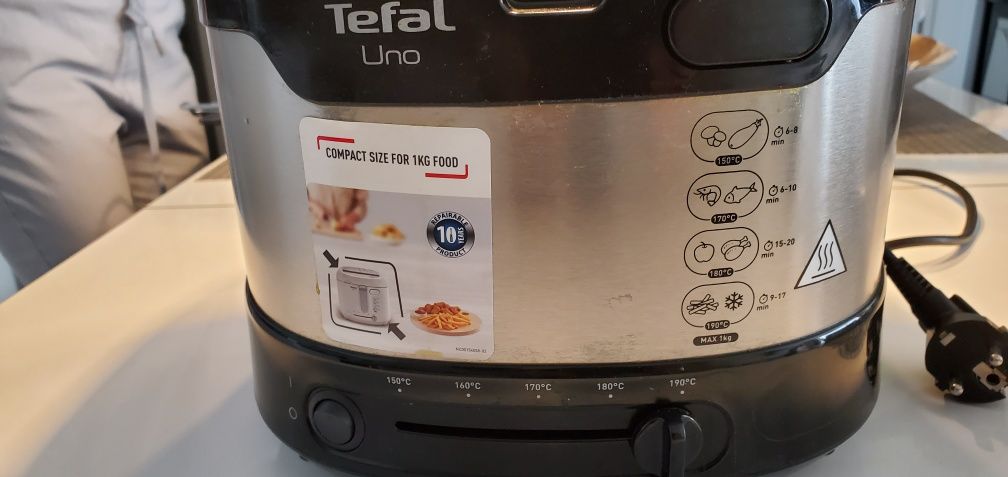 Frytkownica TEFAL UNO FF215D30