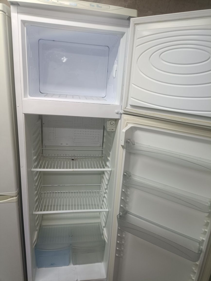 Продам большой двухкамерный холодильник Норд