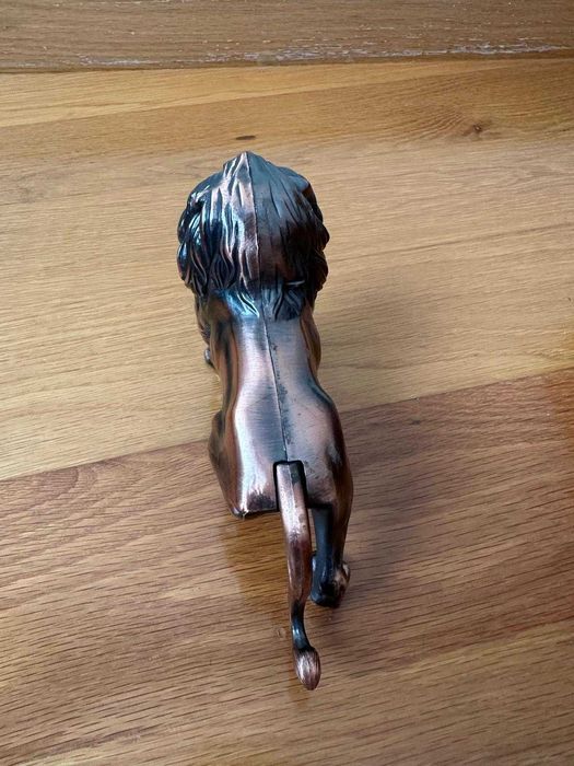 Isqueiro de leão em bronze