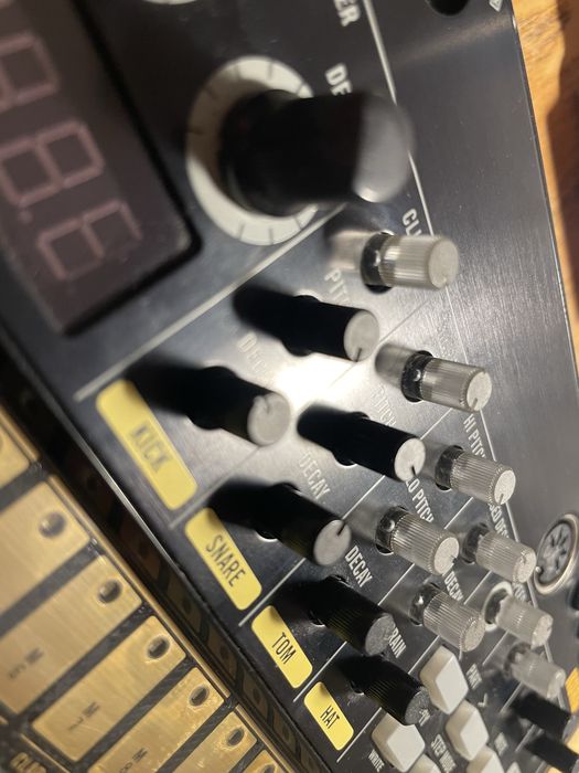 Korg Volca Beats + Snare Mod!