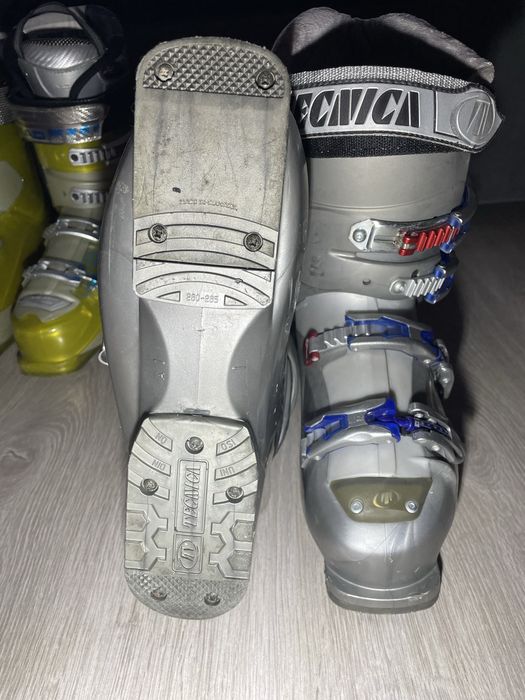 Лижні ботинки ,жіночі боти