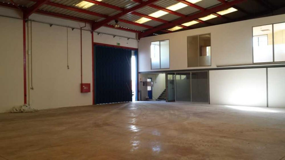 Armazém Zona Industrial de Gandra 650m2