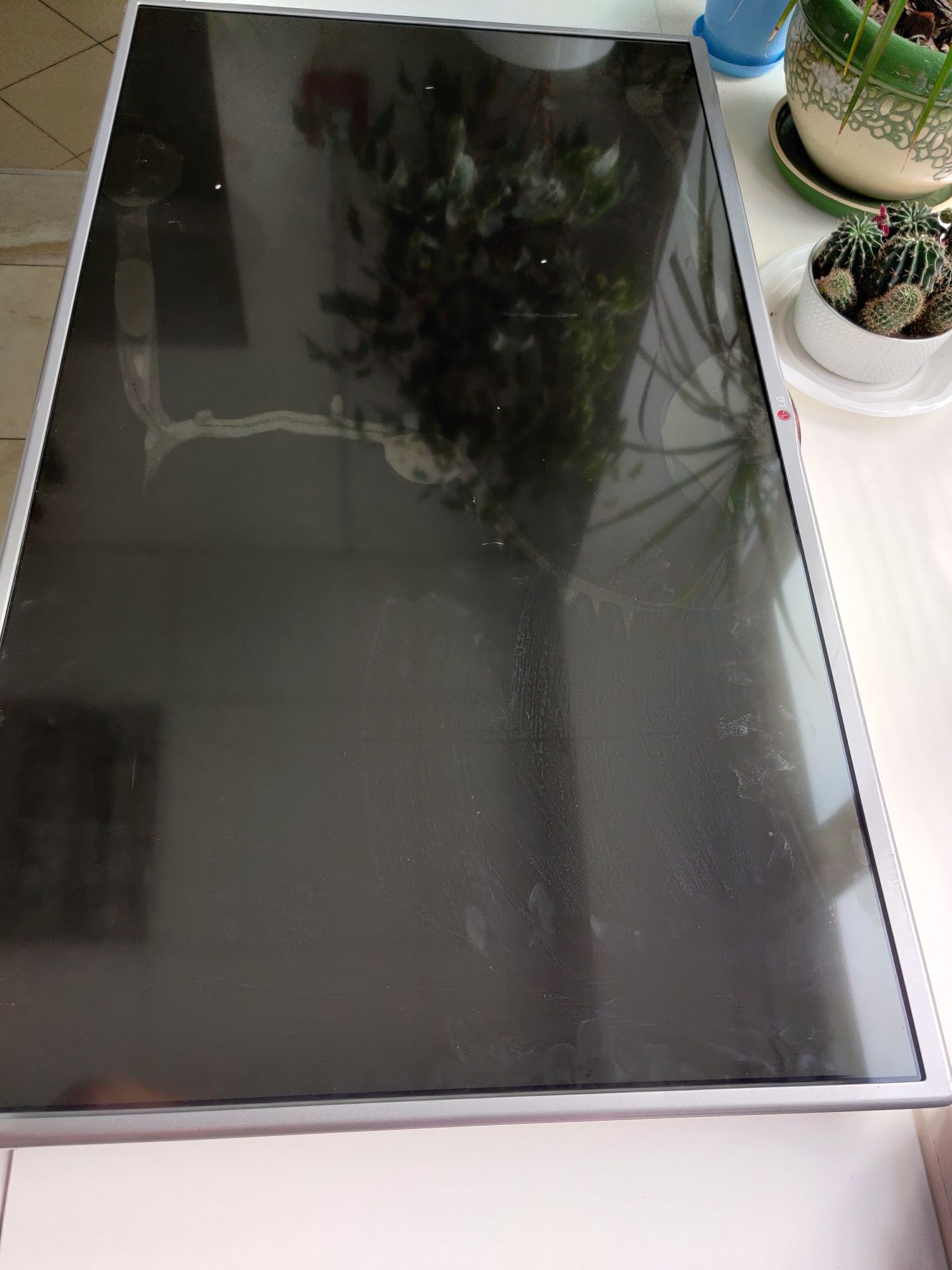 Телевізор LG 42LB570V на запчастини