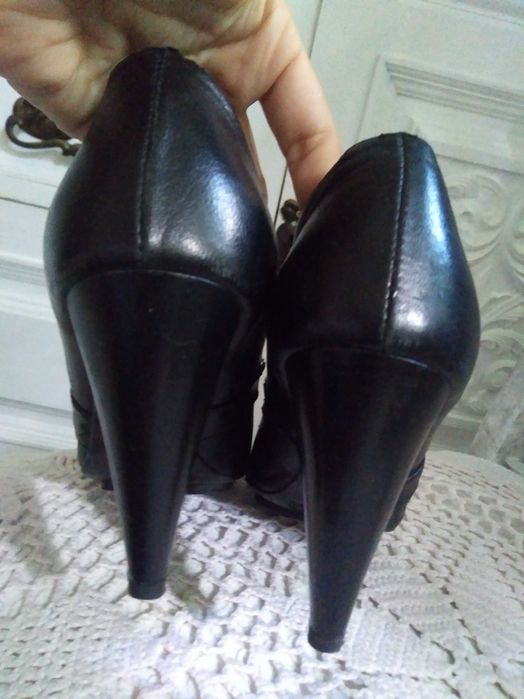 Skórzane półbuty czółenka damskie buty pantofle na obcasie rozmiar 38