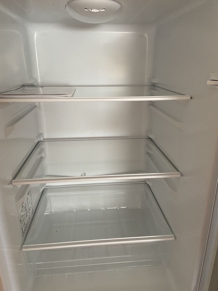 Frigorífico Combinado KUNFT KC6455 - Estático - 143 cm - 175 L