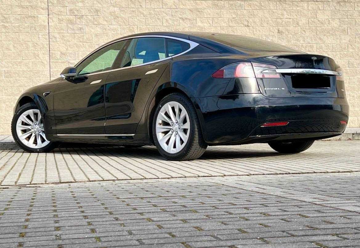У продажі Tesla Model S 2018