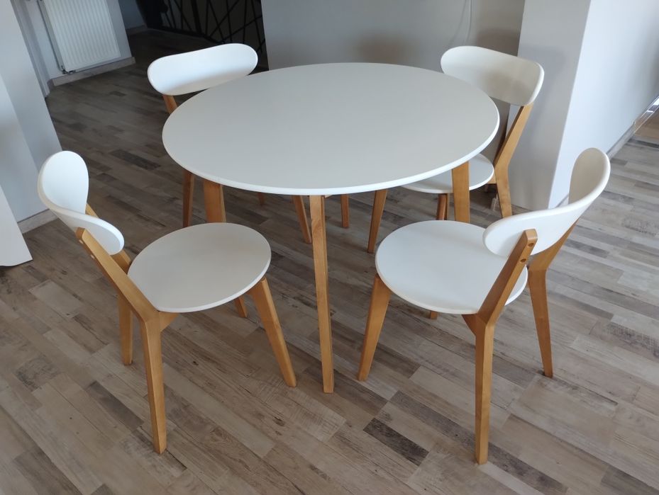 Stół i krzesła JEGIND