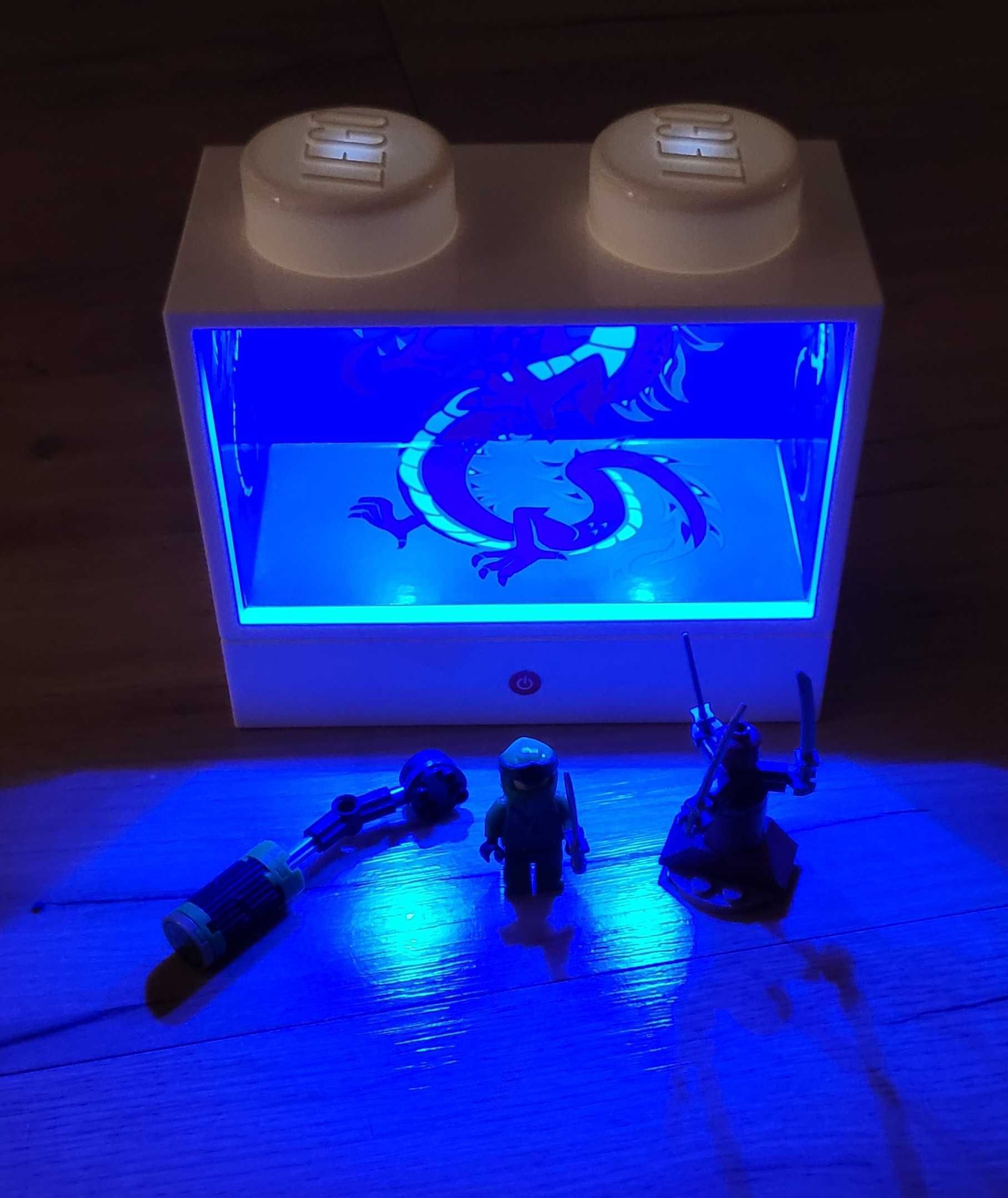 UNIKAT! LEGO NI29 Ninjago Podświetlana gablotka z minifigurką Lloyd