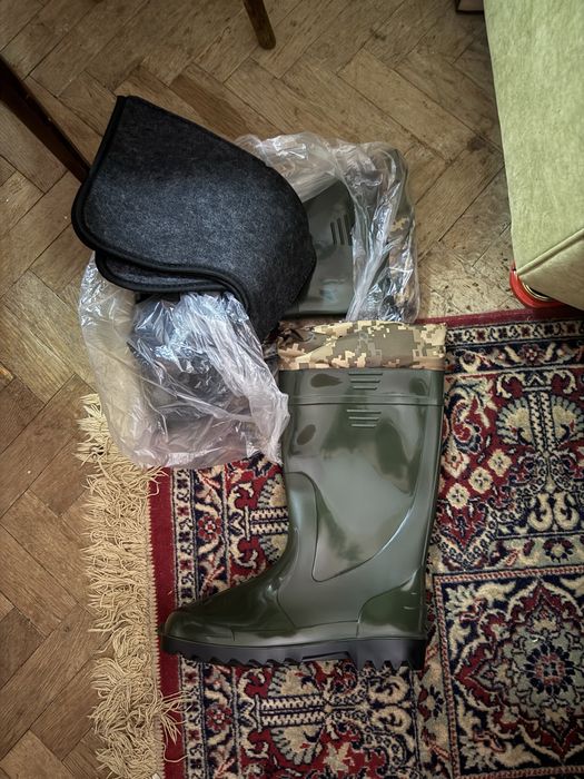 Чоботи гумові 42 розмір