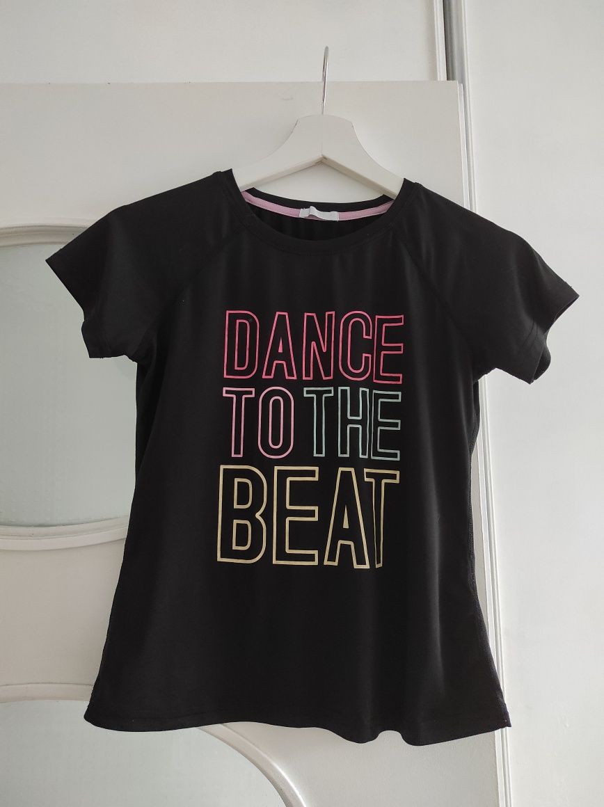 Czarna koszulka t-shirt 134 na 140 dance to the beat