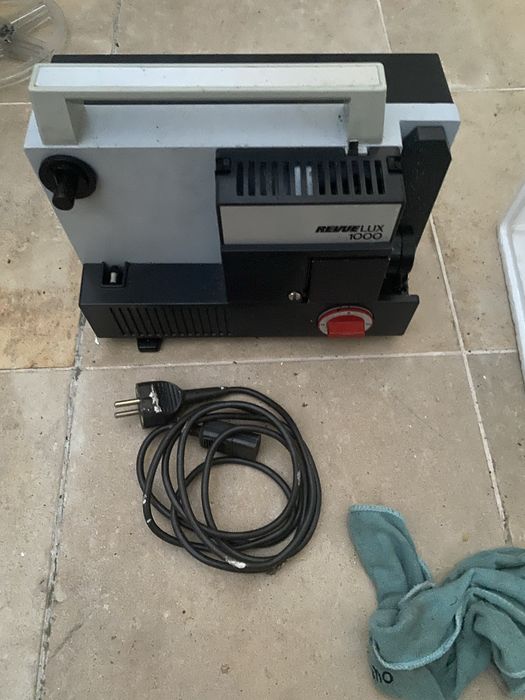 Revue Lux 1000 - projetor de filmes