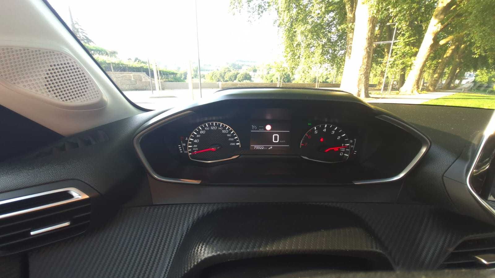 Carro extremamente confortável, seguro e com design moderno