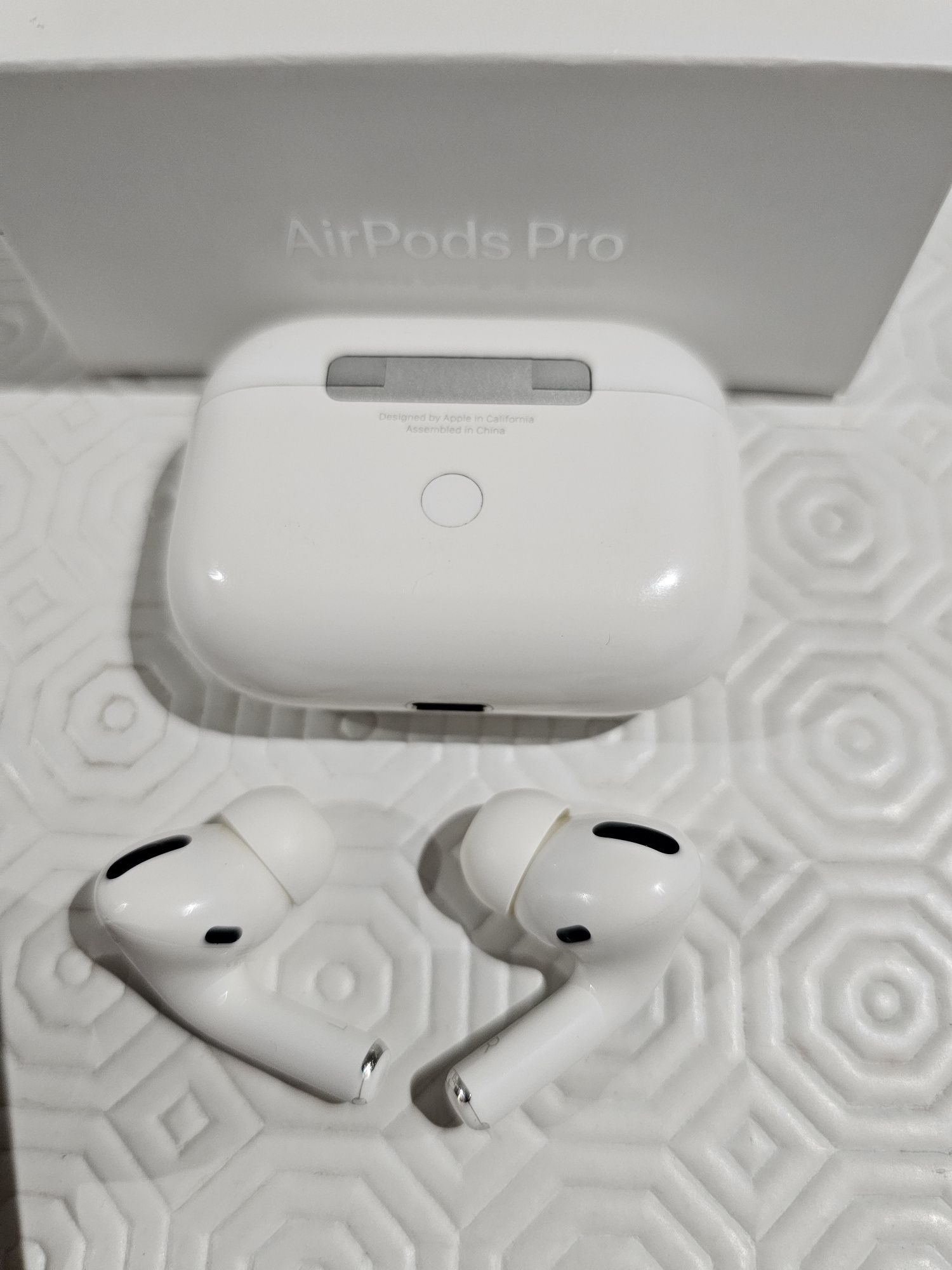AirPods Pro originais wireless charging case como novos com fatura