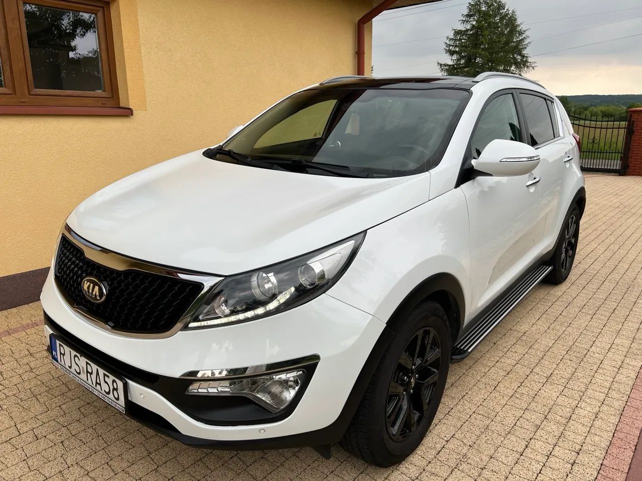 Kia Sportage Wyjątkowa Kia Sportage Platinum Edition – Gotowa do Drogi!