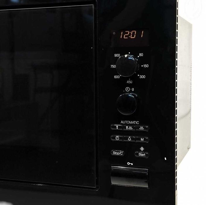 Чорна мікрохвильова піч Miele M 8260-2