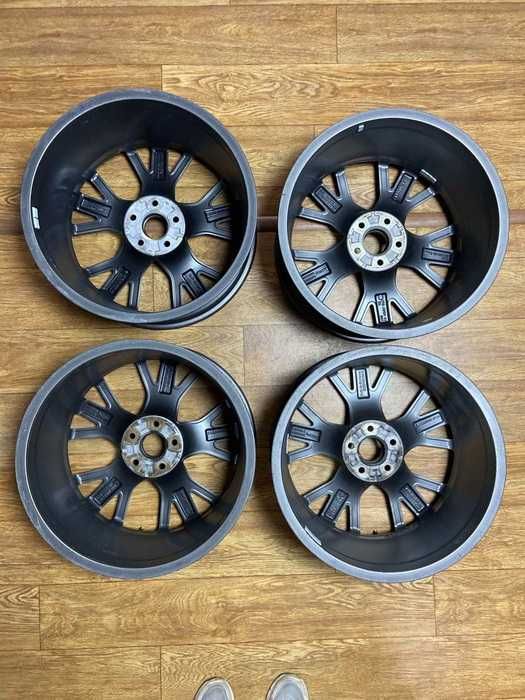 Диски R19 8.5J ET40 5x112 Оригинал Audi Sport A4 S4 RS4 B9 8W0601025DH