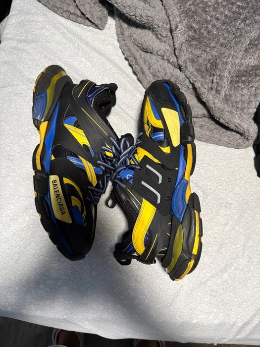 Balenciaga track 1