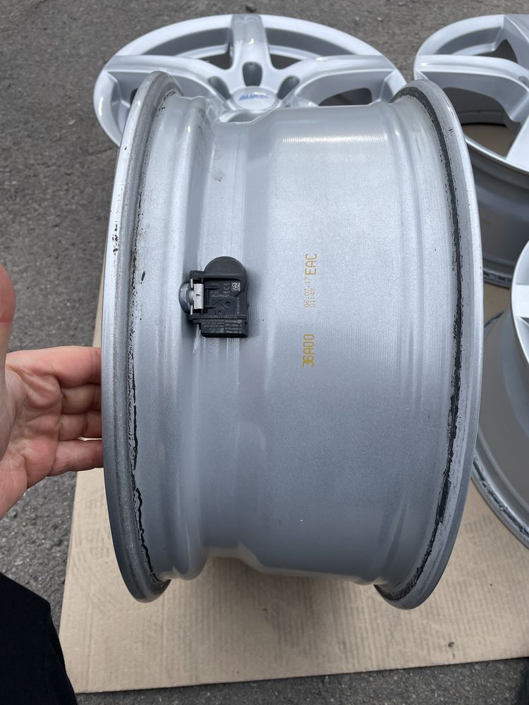 Диски R17/ 5x114.3/ ET47/ DIA 67.1 /Germany