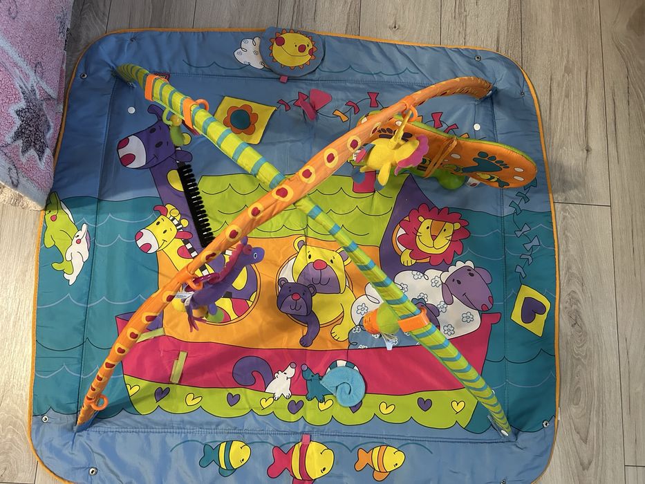 Інтерактивний килимок для малюка
