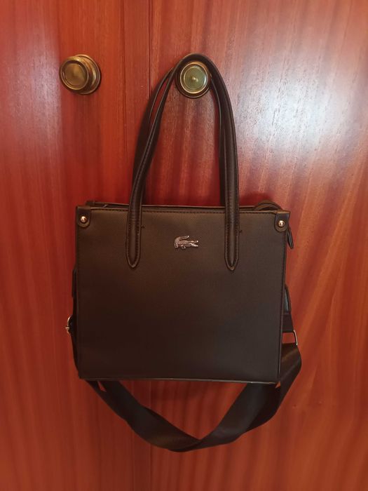 Mala muito bonita e espaçosa