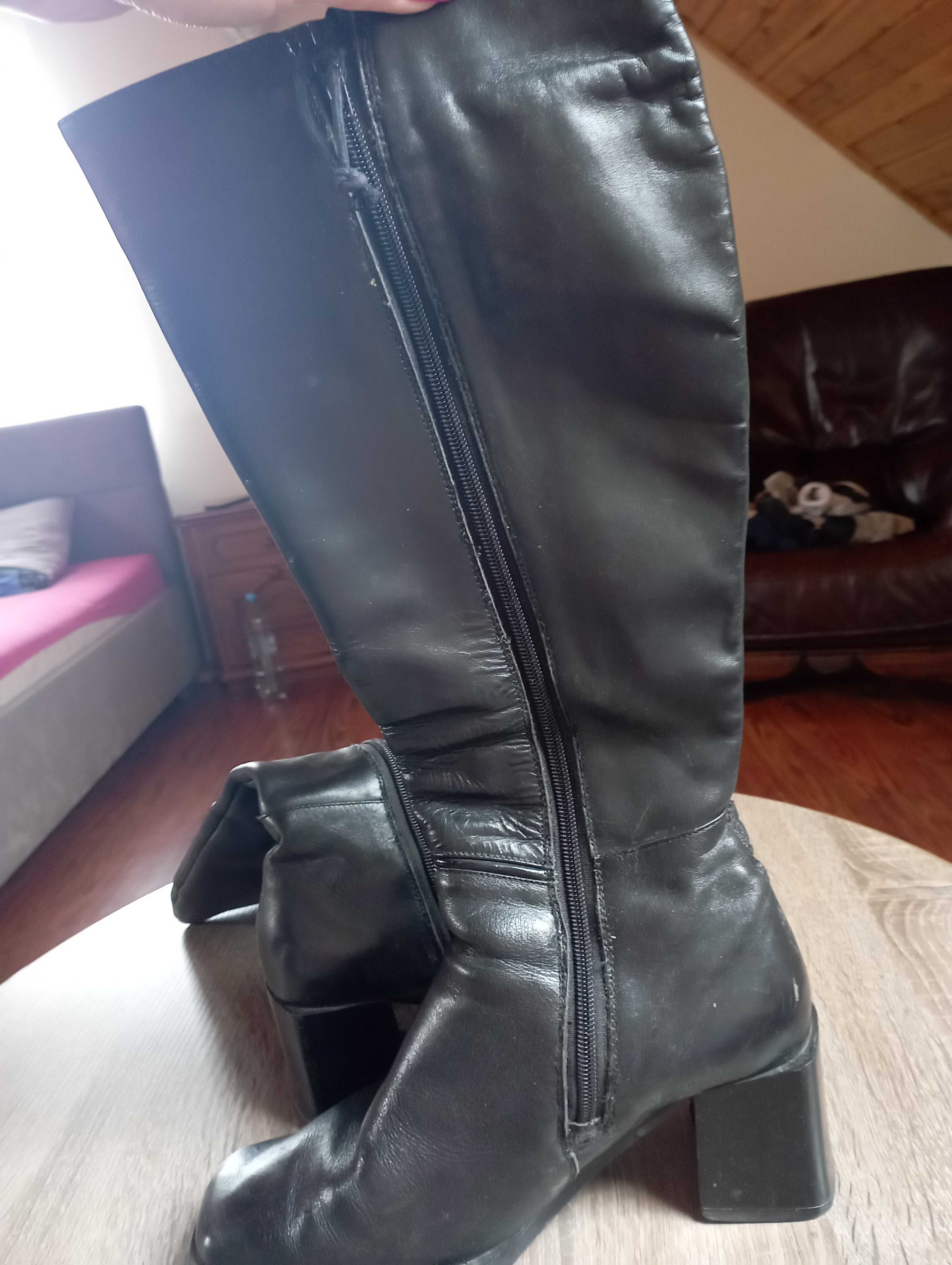 Buty na grubym obcasie styl gounge